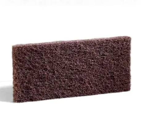 Burete abraziv maro 3M Doodlebug 8541 pentru decapare, gros și extrem de durabil 117mm x 254 mm